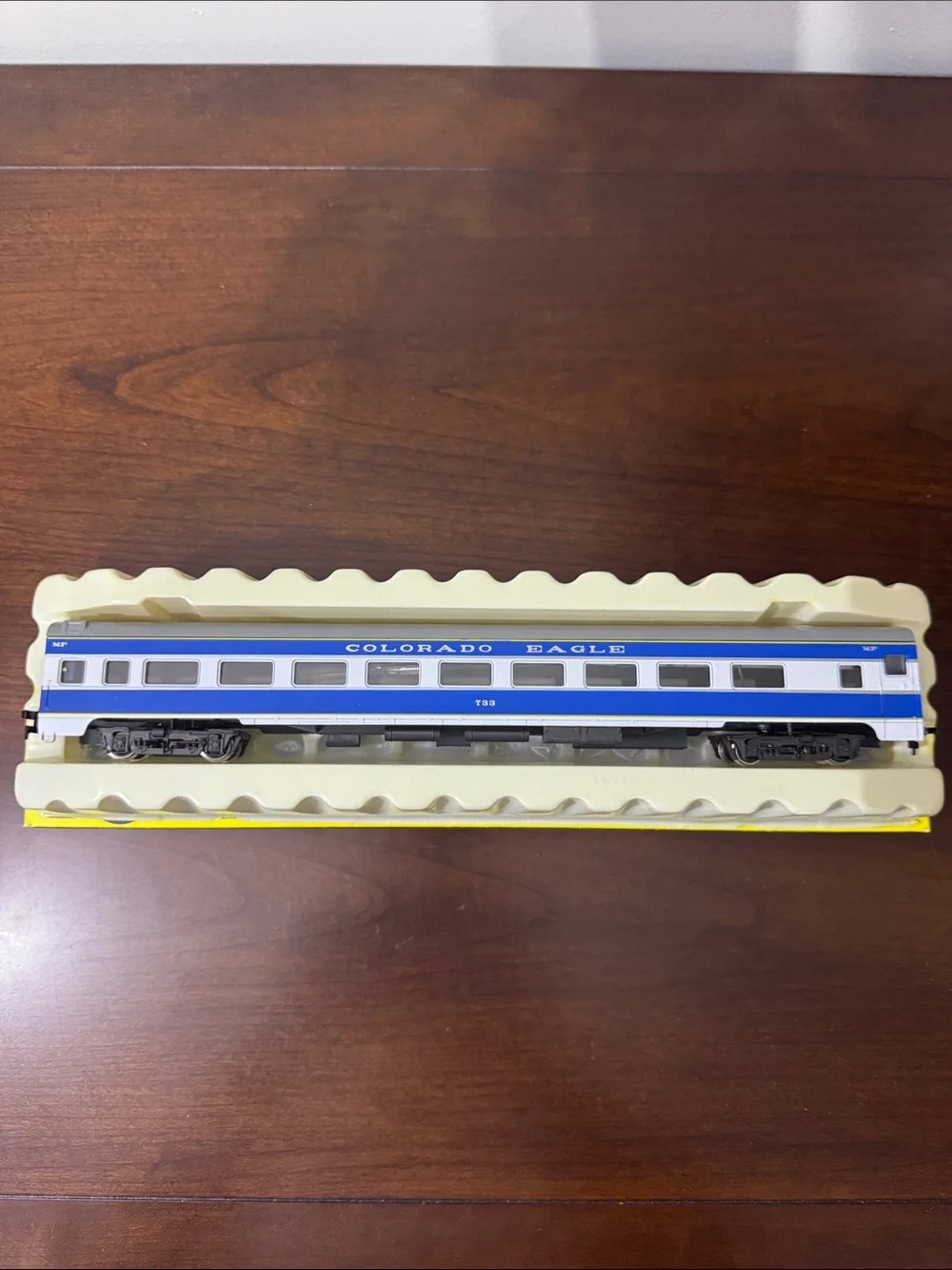 Rivarossi AHM The Colorado Eagle 1930’s HO 8 Constant Lighting Passenger Car Set